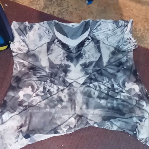 Shark bite shirt - Picture 1 of 5